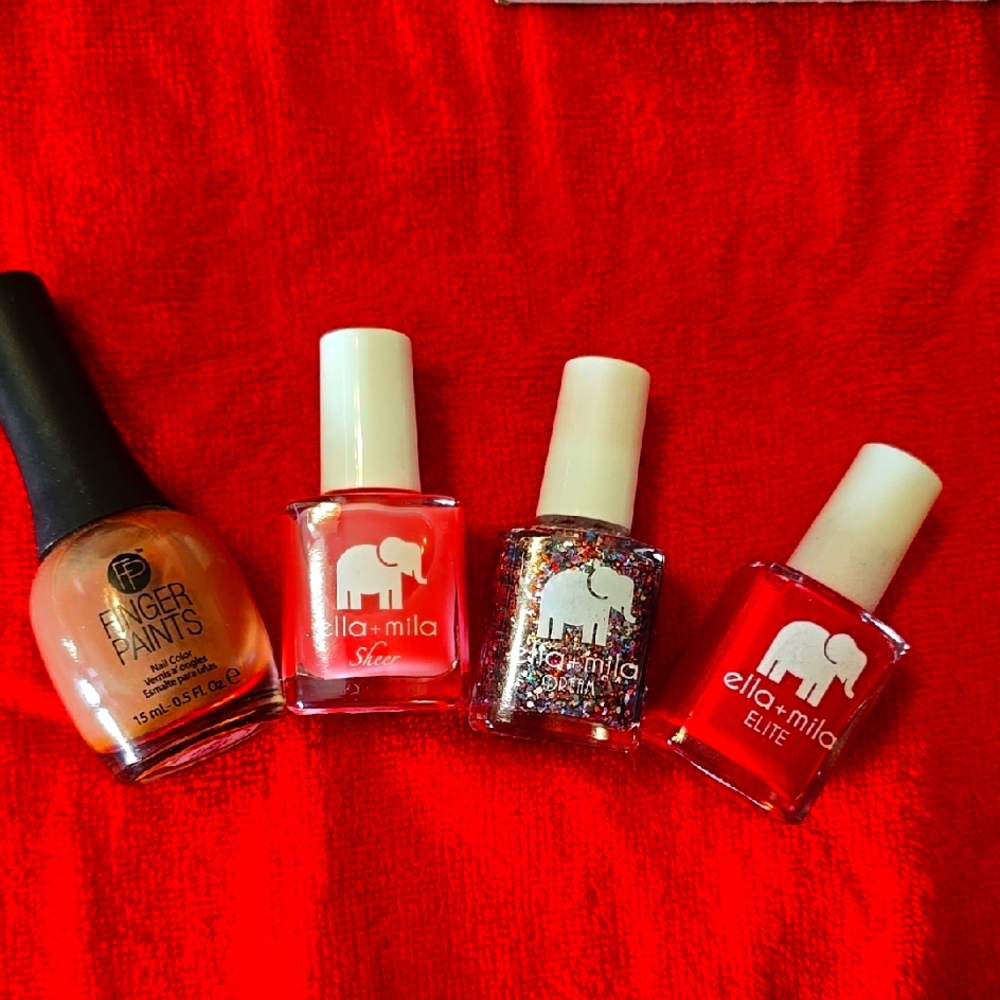 Ella+Mila Nail Polish Set - Red and Glitter